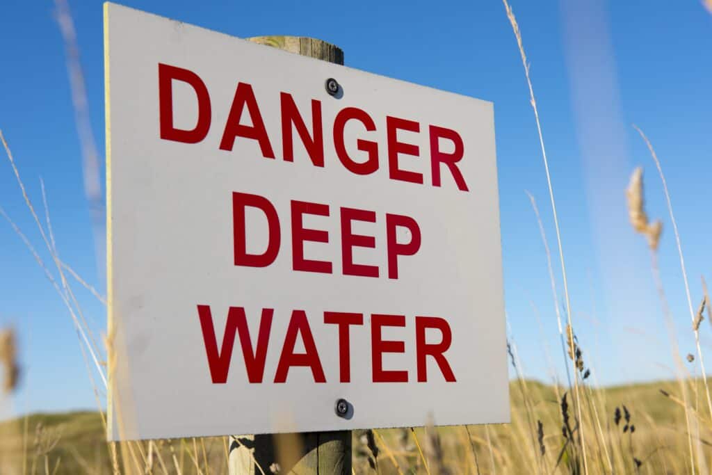 danger-deep-water-sign