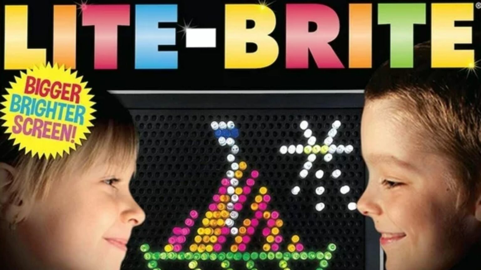 lite brite classic color toy 200+ pegs 6 reusable templates brighter screen